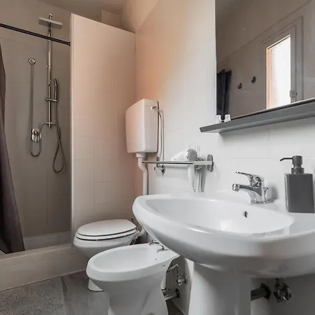 Mirasole House Апартаменты Болонья